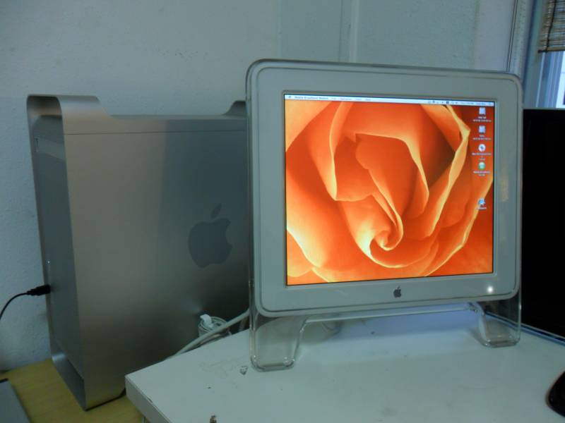 Power Mac G5 with apple monitor 